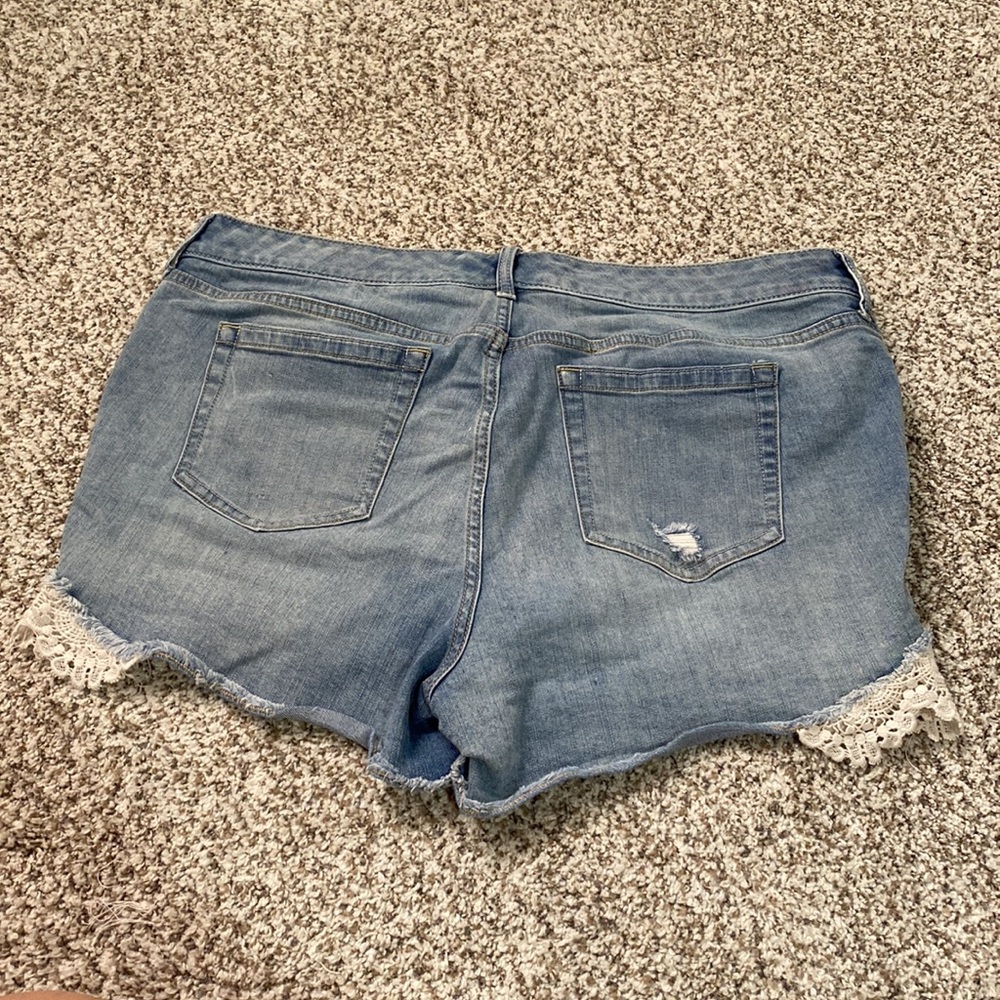 Torrid - Picture 2 of 4
